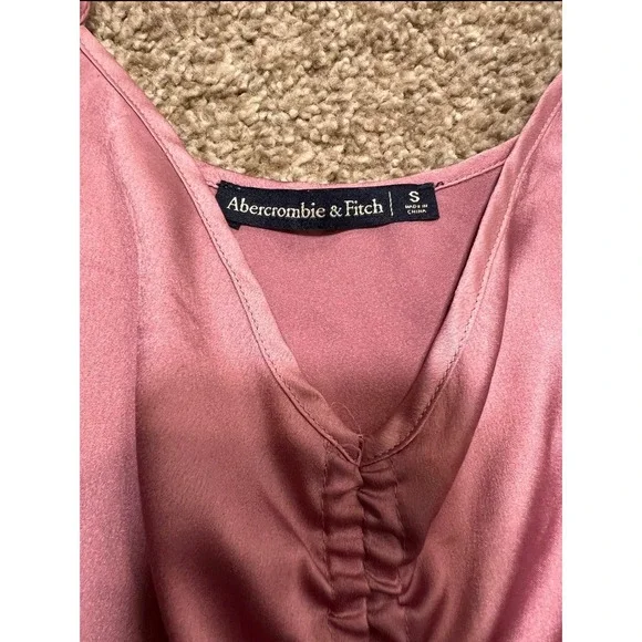 Abercrombie & Fitch Pink Satin Tank top Small - Picture 2 of 3